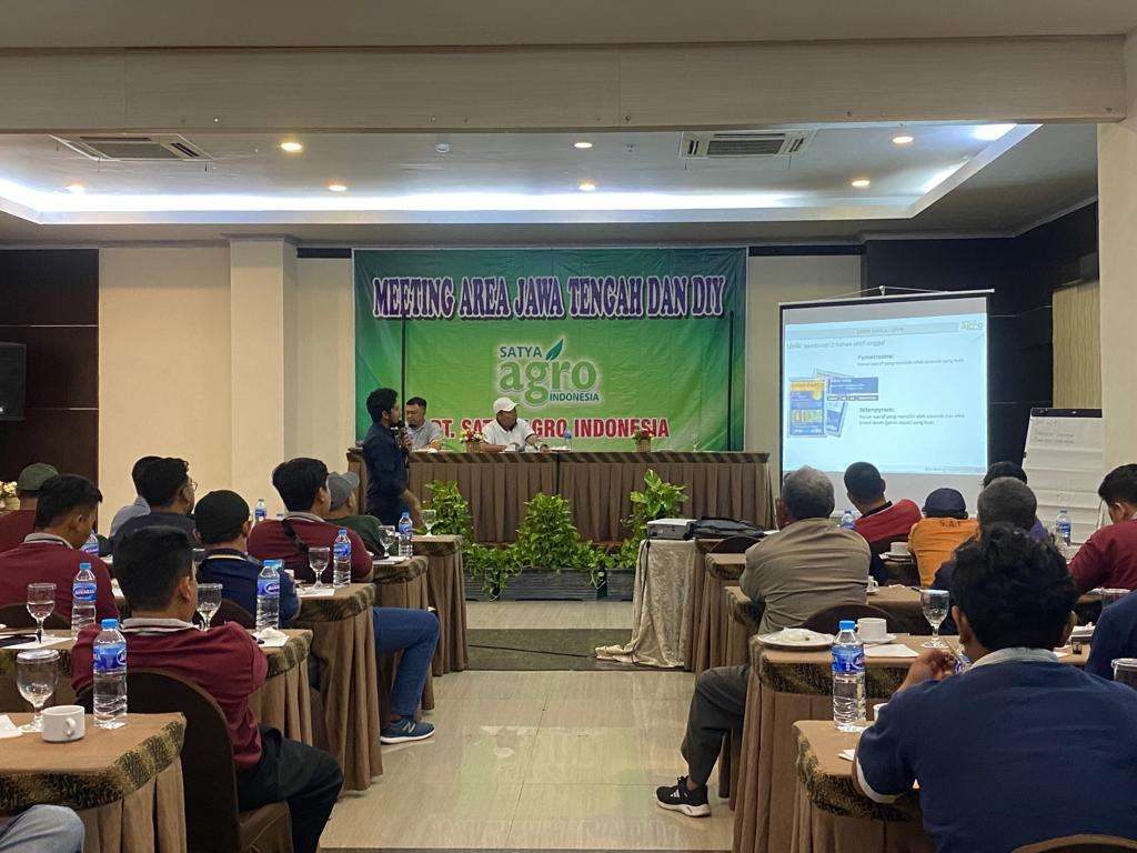 Foto 1, Meeting regional dan Product Training tim se-Jawa Tengah